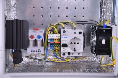 Шкаф монтажный ЦМО Эконом (ШТВ-НЭ-4.4.21-3ВВА-Т1) настенный 400x210мм пер.дв.стал.лист задн.дв.спл.стал.лист несъемн.бок.пан. серый 180мм 400мм IP54 уличный всепогодный с вентилятором с нагревателем с силовыми розетками укомплектованный 60Вт
