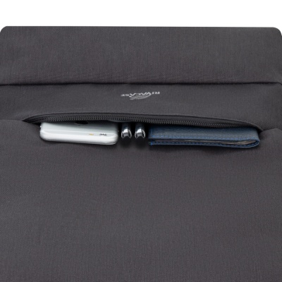 Рюкзак для ноутбука 15.6" Riva 7562 черный полиэстер (7562 BLACK)