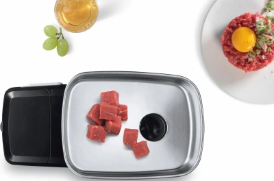 Мясорубка Bosch MFW68660 2200Вт черный