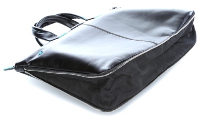Деловая сумка Piquadro Blue Square CA4021B2/N с отделением для ноутбука 15.6" черная натур.кожа