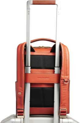 Рюкзак женский Piquadro Patricia CA6771W140/AR коралловый натур.кожа