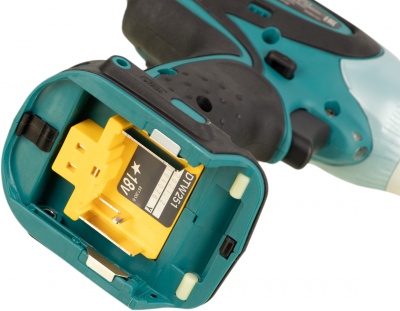 Гайковерт Makita DTW251Z аккум. патрон:квад.1/2"