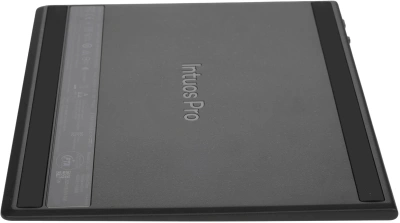Графический планшет Wacom Intuos Pro PTK470K0B USB Type-C черный