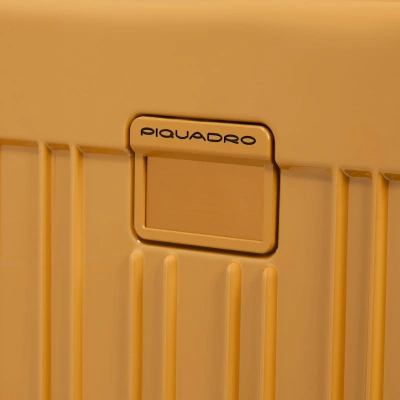 Чемодан Piquadro POP (BV4425POP/G2) 40x20x55см 31л. 2.87кг. поликарбонат желтый