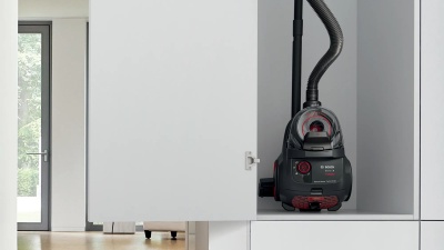 Пылесос Bosch BGS21POW2 2000Вт черный/красный