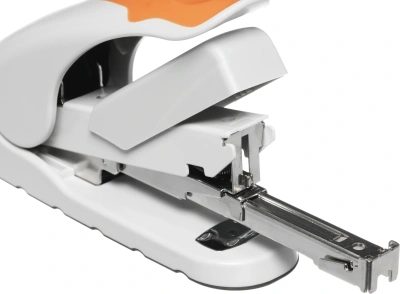 Степлер настольный Kw-Trio 5618 Soft-Touch 24/6 24/8 26/6 26/8 (40листов) снижение усилия ассорти 100скоб металл/пластик