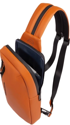 Рюкзак слинг Piquadro Corner 2.0 CA6466C2OW/CU оранжевый полиэстер