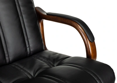 Кресло руководителя Бюрократ T-9932Walnut черный экокожа крестов. металл/дерево