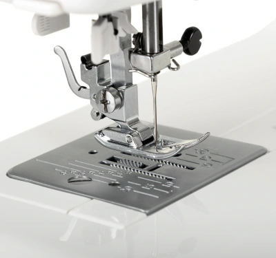 Швейная машина Janome Excellent Stitch 23 белый
