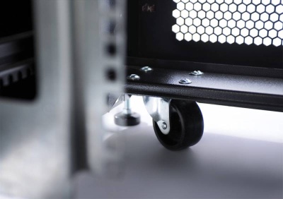 Шкаф серверный ЦМО (ШТК-СП-42.8.10-48АА-9005) напольный 42U 800x930мм пер.дв.перфор. задн.дв.перфор.2-хст. 2 бок.пан. 1350кг черный 690мм 180град. 1950мм