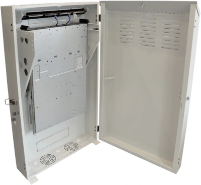 Шкаф коммутационный Lanmaster (TWT-CBVRT-5U-6X7-GY) настенный 5U 650x250мм пер.дв.металл направл.под винты 68кг серый 505мм 741мм IP20 сталь