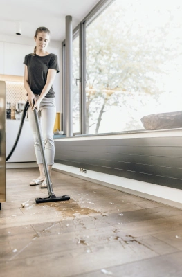 Строительный пылесос Karcher WD 2 Plus V-12/4/18 1000Вт (уборка: сухая/влажная/выдув/сбор воды) желтый