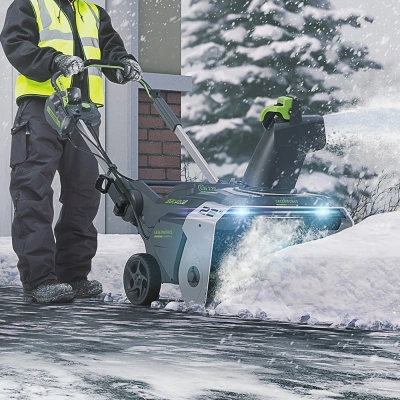 Снегоуборщик электр. Greenworks GD82ST
