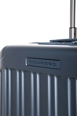 Чемодан Piquadro PQ LIGHT (BV4425PQL/BLUO) 40x55x20см 31л. 1.99кг. поликарбонат синий