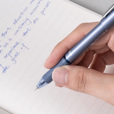 Ручка шариков. Deli Xtream (EQ47-BL) d=0.7мм син. черн. карт.уп. игловидный пиш. наконечник резин. манжета чернила пониженной вязкости