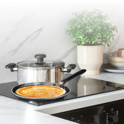 Сковорода блинная Rondell Pancake frypan RDA-020 круглая 22см покрытие: Xylan Plus ручка несъемная (без крышки) черный