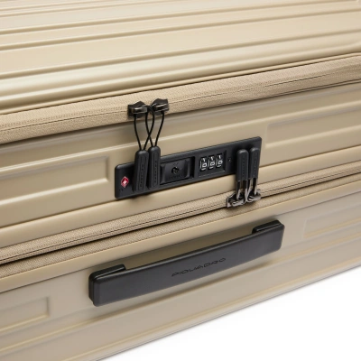 Чемодан Piquadro PQ LIGHT BV7246PQL/BEO 45x69x30см 100л. 4.28кг. поликарбонат бежевый