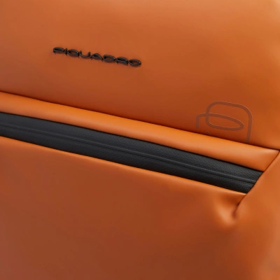 Рюкзак мужской Piquadro Corner 2.0 CA6465C2OW/CU оранжевый полиуретан/полиэстер