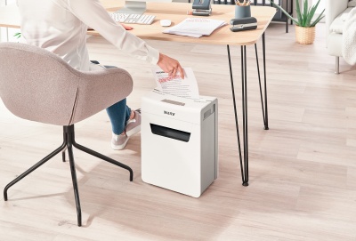 Шредер Leitz IQ Protect Premium 8X белый (секр.P-4) фрагменты 8лист. 14лтр. скрепки скобы