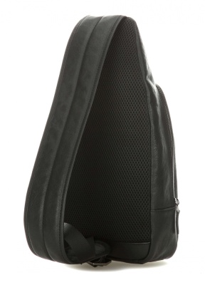 Рюкзак слинг Piquadro Black Square CA4827B3/N черный натур.кожа