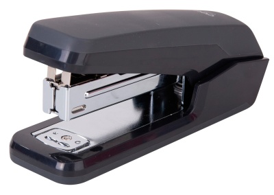 Степлер настольный Deli E0464BLACK Exceed 24/6 26/6 (25листов) черный 100скоб металл/пластик закрытый/открытый коробка