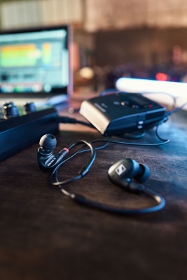 Наушники вкладыши Sennheiser IE 100 PRO 1.3м черный проводные в ушной раковине (508940)