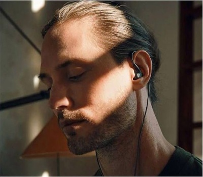 Наушники вкладыши Sennheiser IE 300 1.25м черный проводные крепление за ухом (509104)
