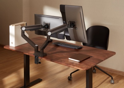 Кронштейн для мониторов Ultramounts UM733BR черный/коричневый 17"-32" макс.8кг крепление к столешнице поворот и наклон