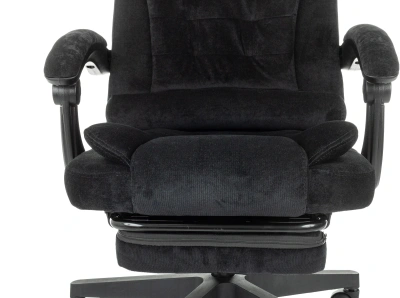 Кресло руководителя Бюрократ CH-Boss черный Light-20 крестов. пластик подст.для ног
