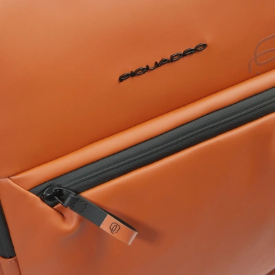 Рюкзак мужской Piquadro Corner 2.0 CA6464C2OW/CU оранжевый полиуретан/полиэстер