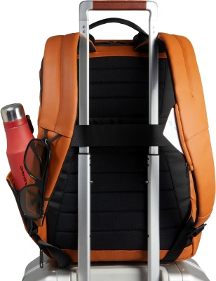 Рюкзак мужской Piquadro Corner 2.0 CA6465C2OW/CU оранжевый полиуретан/полиэстер