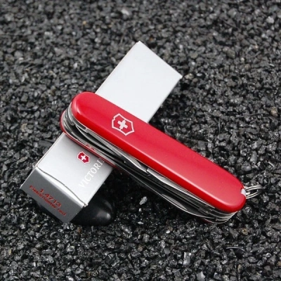 Нож перочинный Victorinox Fieldmaster (1.4713) 91мм 15функц. красный карт.коробка