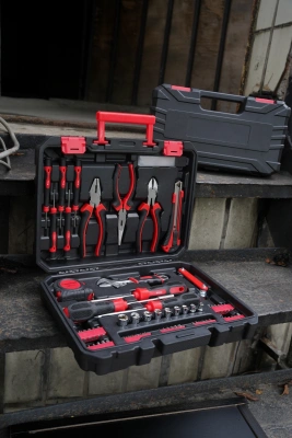 Набор инструментов Cartman 100068523492 82 предмета (жесткий кейс)