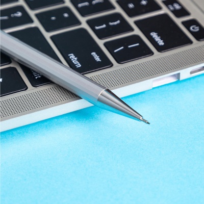 Карандаш мех. Deli EU999 Arris 0.5мм металл ассорти дисплей ластик