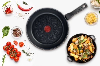 Сковорода Tefal Force 4218024 круглая 24см покрытие: антипригарное ручка несъемная (без крышки) черный (9100048315)