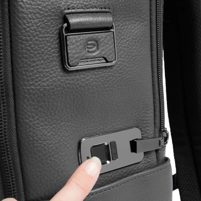 Рюкзак мужской Piquadro Modus CA7106MOS/N черный натур.кожа