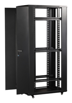 Шкаф коммутационный Lanmaster (TWT-CBB-22U-6X6-G1) напольный 22U 600x600мм пер.дв.стекл задн.дв.спл.стал.лист 2-хст. 2 бок.пан. 800кг черный IP20