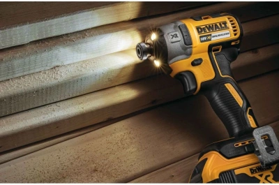 Дрель-шуруповерт DeWalt DCF887N-XJ аккум. патрон:шестигр.1/4"
