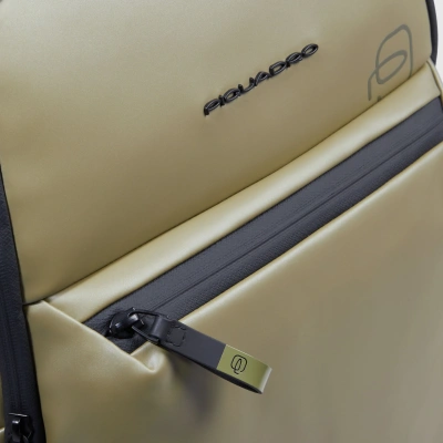 Рюкзак мужской Piquadro Corner 2.0 CA6464C2OW/VE3 фисташковый полиуретан/полиэстер