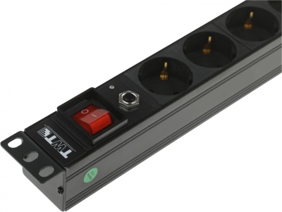 Блок распределения питания Lanmaster TWT-PDU19-10A8P-1.8 гор.размещ. 8xSchuko базовые 10A Schuko 1.8м
