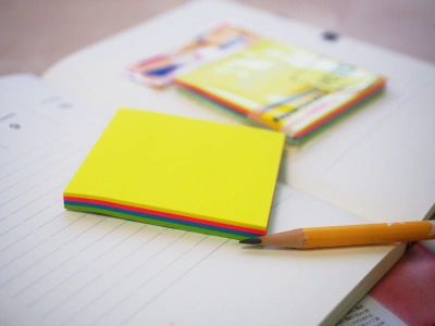 Блок самоклеящийся бумажный Stick`n 27083 76x76мм 80лист. 70г/м2 неон ассорти 4цв.в упак.