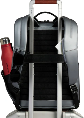 Рюкзак мужской Piquadro Corner 2.0 CA6465C2OW/MGR серебристый/черный полиуретан/полиэстер