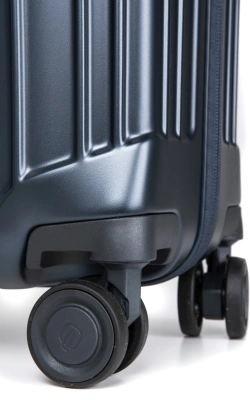 Чемодан Piquadro PQ LIGHT (BV4425PQL/BLUO) 40x55x20см 31л. 1.99кг. поликарбонат синий