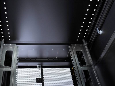 Шкаф серверный ЦМО (ШТК-СП-42.8.10-48АА-9005) напольный 42U 800x930мм пер.дв.перфор. задн.дв.перфор.2-хст. 2 бок.пан. 1350кг черный 690мм 180град. 1950мм