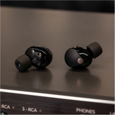 Гарнитура внутриканальные Sony WF-1000XM5 черный беспроводные bluetooth в ушной раковине (WF-1000XM5/BC)