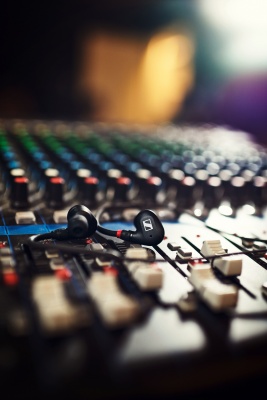 Наушники вкладыши Sennheiser IE 100 PRO 1.3м черный проводные в ушной раковине (508940)