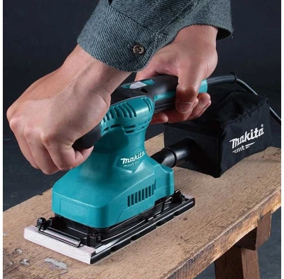 Вибро шлифовальная машина Makita M9203B 190Вт