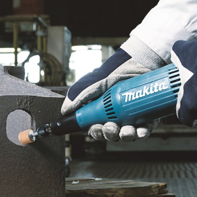 Гравер Makita GD0603 240Вт