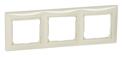 Рамка Legrand Valena 774353 накладная 3x горизонтальный монтаж поликарбонат слоновая кость