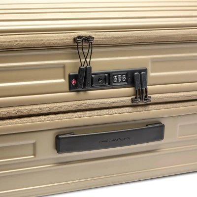 Чемодан Piquadro PQ LIGHT BV7247PQL/BEO 51x75x31см 119л. 5.07кг. поликарбонат бежевый